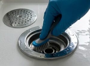 Cómo desatascar ducha limpiando una cazoleta desmontable